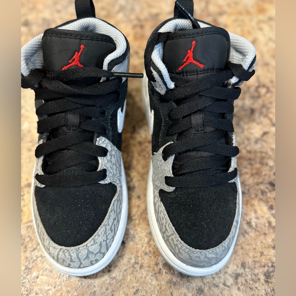 Jordan 1 MID SE (PS) Size 12C